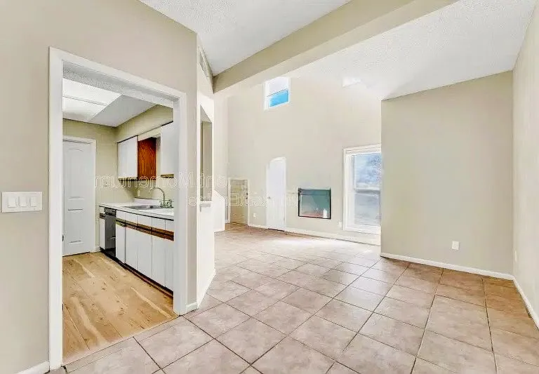 930 E Primrose St #4 — Photo 17