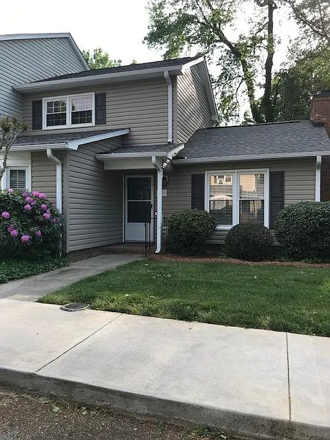 3811 New Garden Cmns