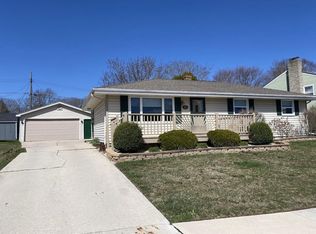 854 Lawton Ter, Manitowoc, WI 54220