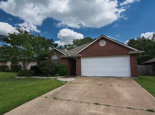 1717 Beaver Pond Ct, Bryan, TX 77807