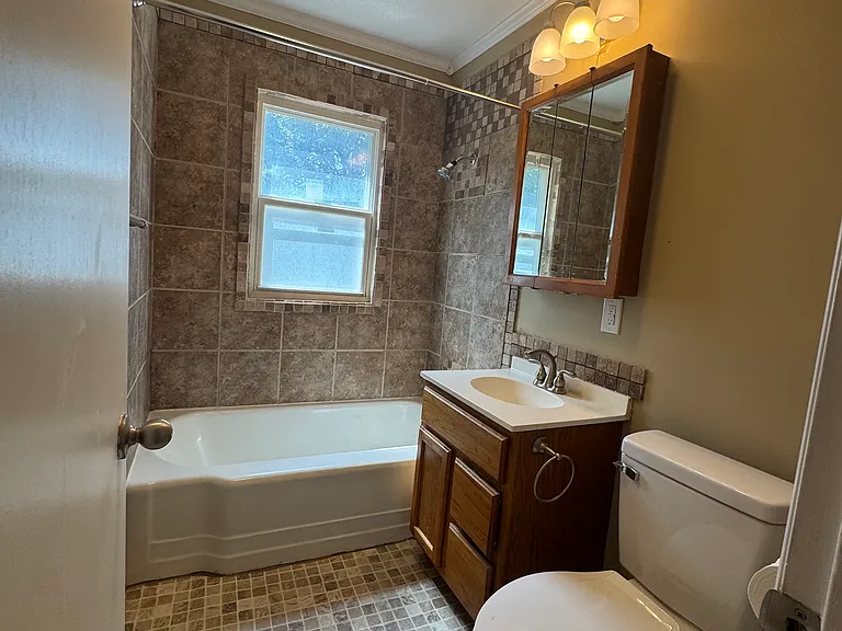 626 S Barlow St — Photo 11