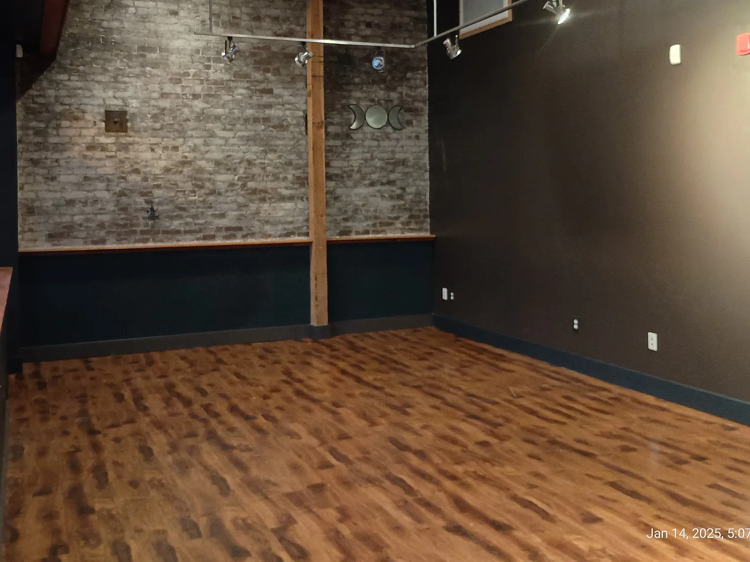 Studio, 1.0 bath, 1000 sqft, $850 — Photo 2