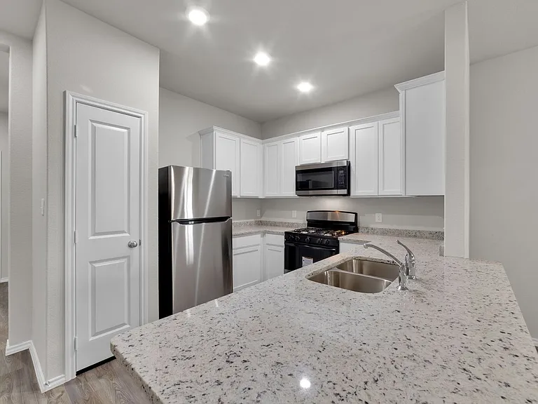 219 Damon Dr — Photo 28