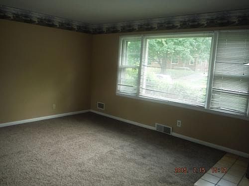 4th image of 2831 Halifax Dr
