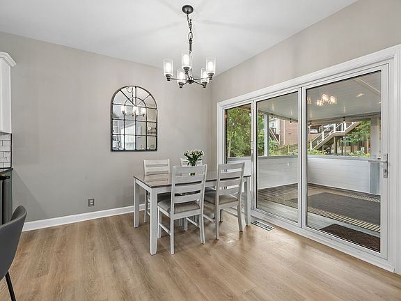 4th image of 608 Banbury Pl