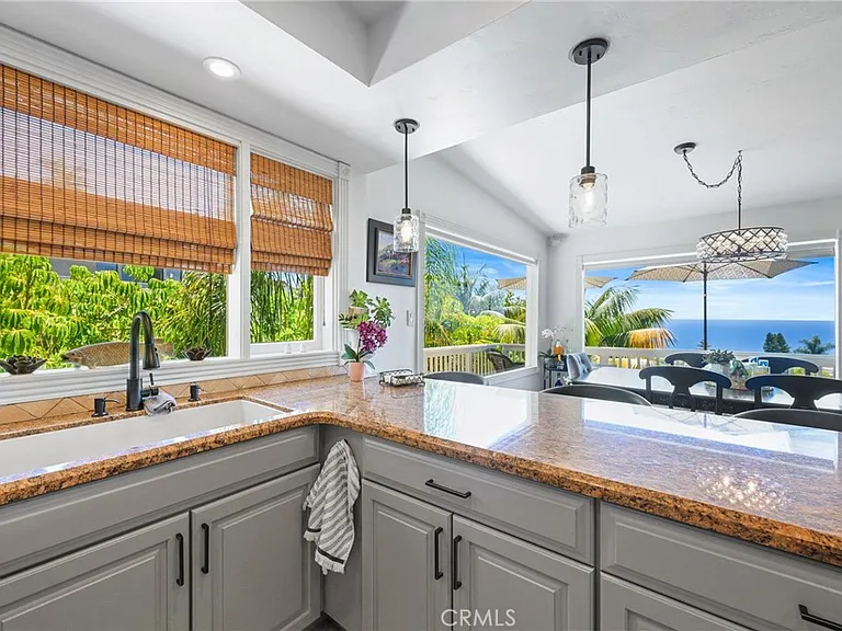 875 Coast View Dr — Photo 12