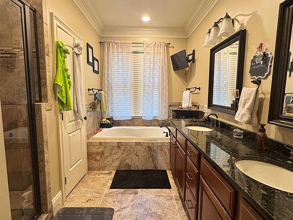 5th image of 117 Saint Andrew Ln