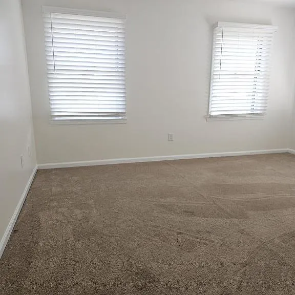 100 Quarry Rd — Photo 20