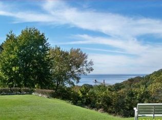 151 Emmet St, Grand Haven, MI 49417
