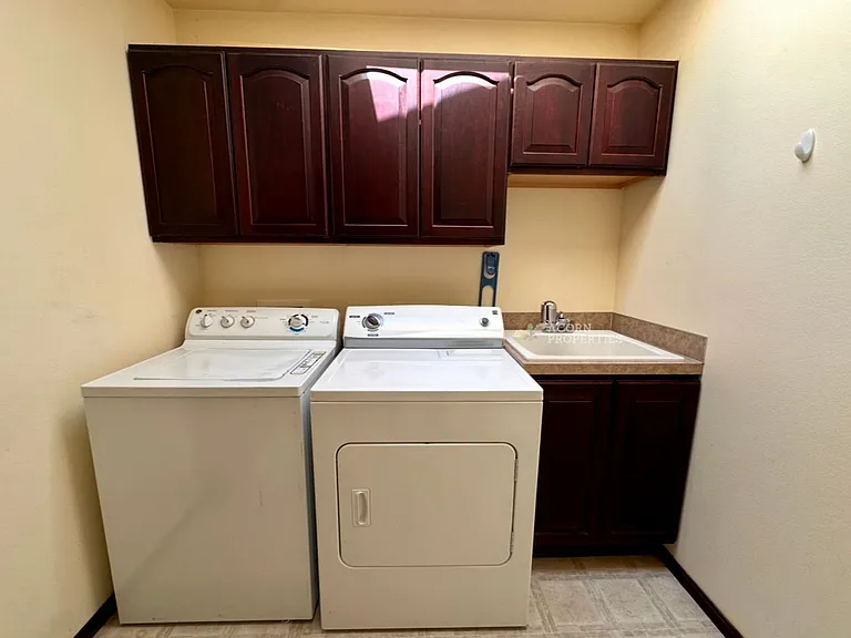 1331 SW Harbor Vista Cir — Photo 39
