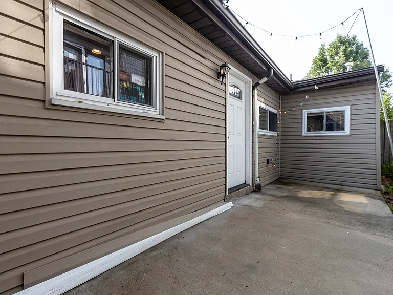 607 Foreland St — Photo 24