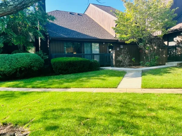 204 Kingsberry Dr, Franklin Twp., NJ 08873