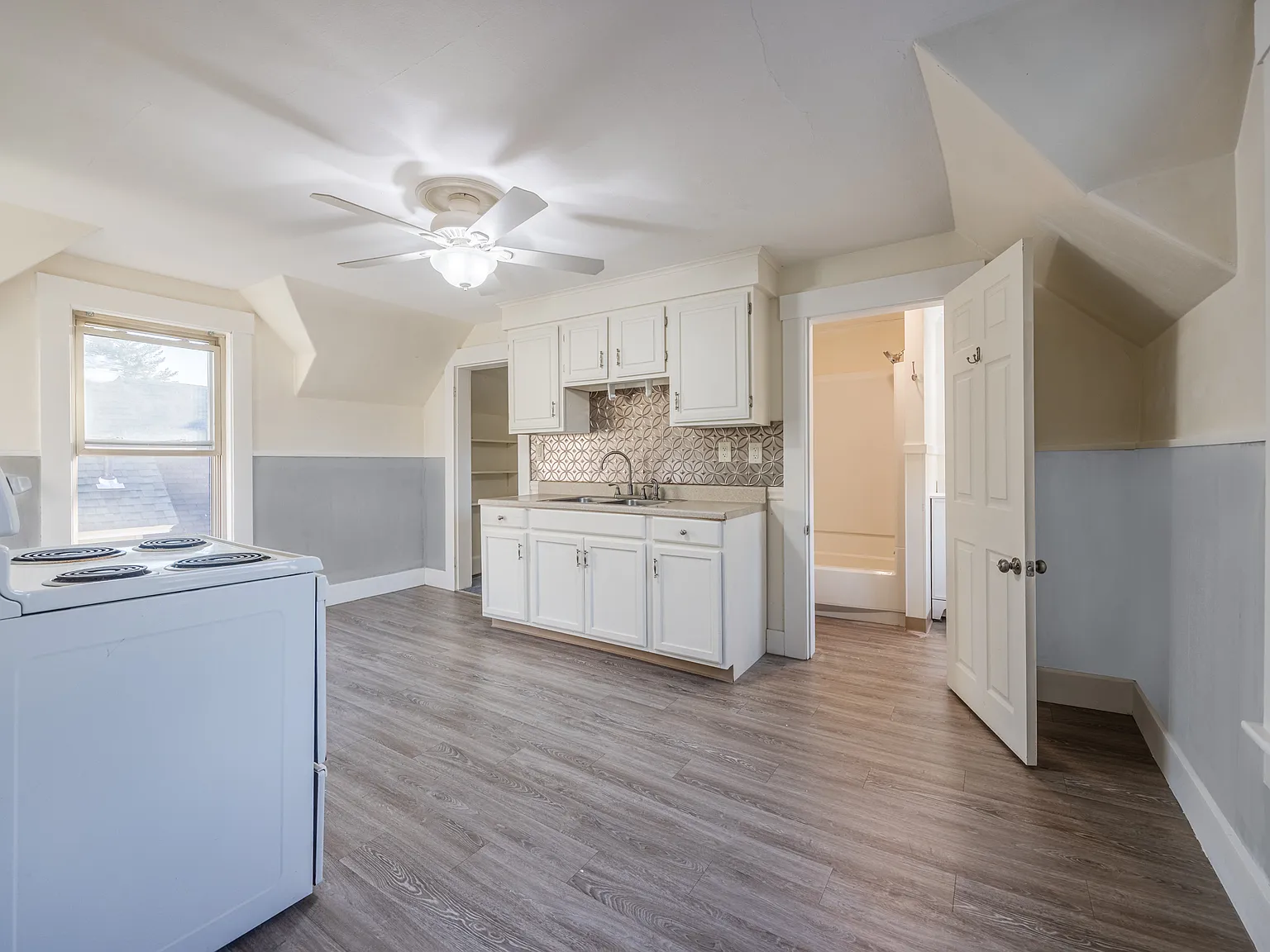 354 Union Ave — Photo 1