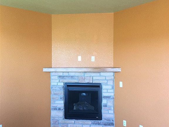 2nd image of 633 7th St