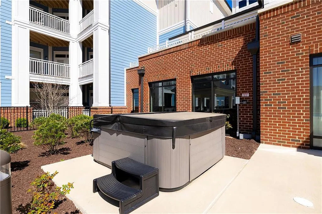 1 bed, 963 sqft, $1,710 — Photo 3