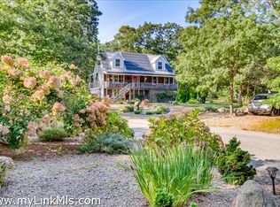 73 Leland Ave, Tisbury, MA 02568