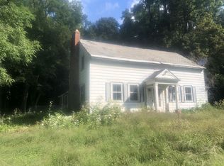 820 Valley Falls Rd, Schaghticoke, NY 12154