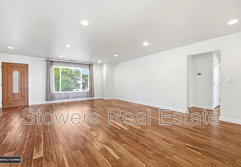 8049 Elgin Ln — Photo 7