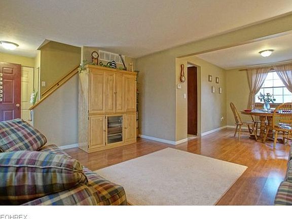 2nd image of 866 Sunhaven Dr