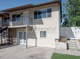 1425 N Mandalay Rd