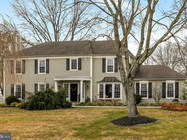 13 Edith Dr, Lawrence Township, NJ 08648