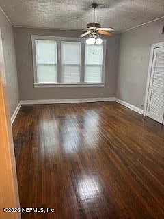 1007 Acosta St #6 — Photo 4