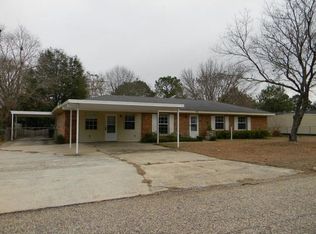 209 Lori Ln, Andalusia, AL 36420