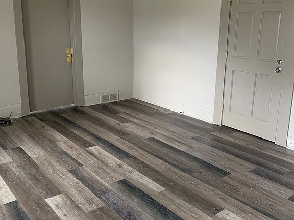3rd image of 202 N Lincoln Ave #4