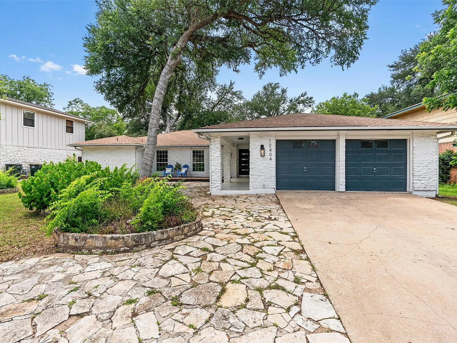 4 bed, 2.0 bath, 2309 sqft, $2,995 — Photo 1