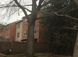 1830 Golf View Ct, Reston, VA 20190