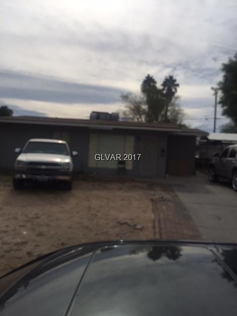 1st image of 1904 E Mesquite Ave