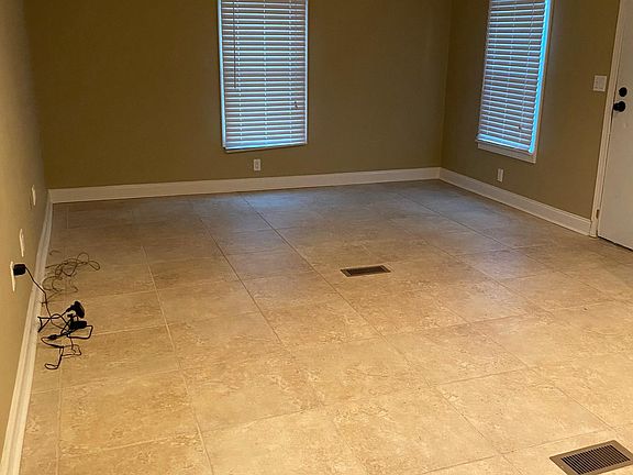 5th image of 1590 Court St #1