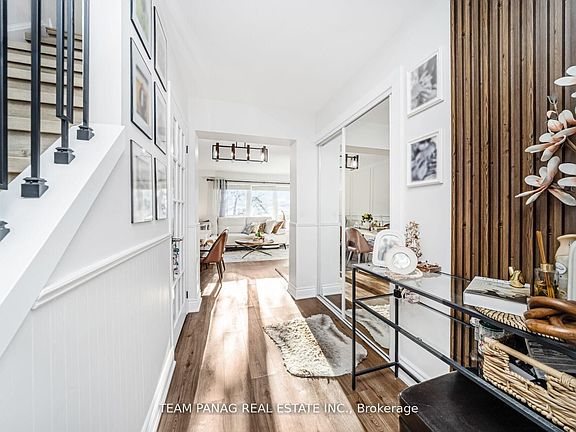 3rd image of 273 Hansen Rd N