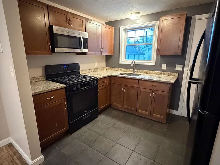 1710 N Main St — Photo 1