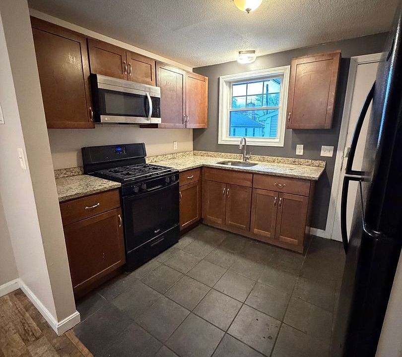 1st image of 1710 N Main St APT 2