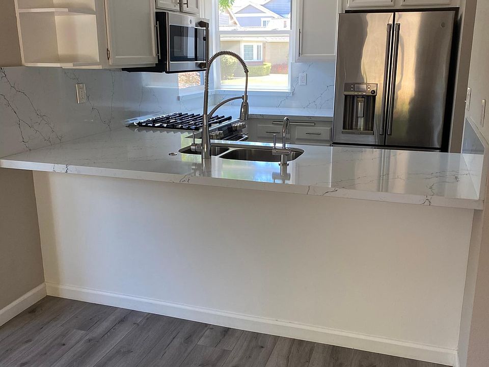 1st image of 370 Bridgeside Cir