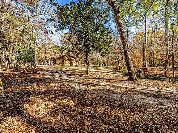 5th image of 179 Main St