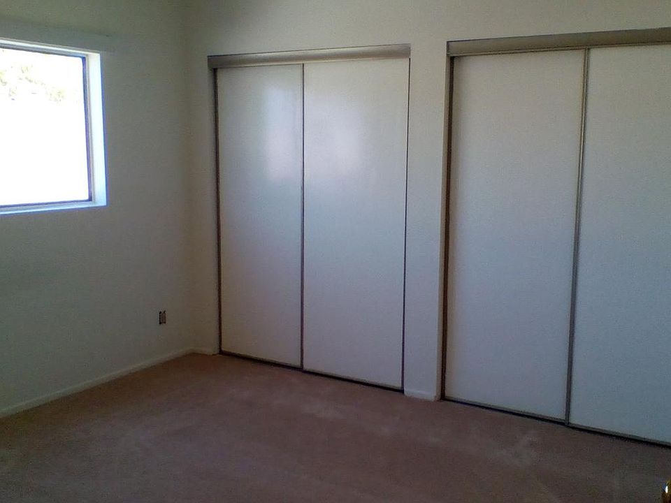 2nd image of 13561 Moorpark St APT 107