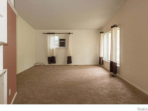 3rd image of 24061 Church St