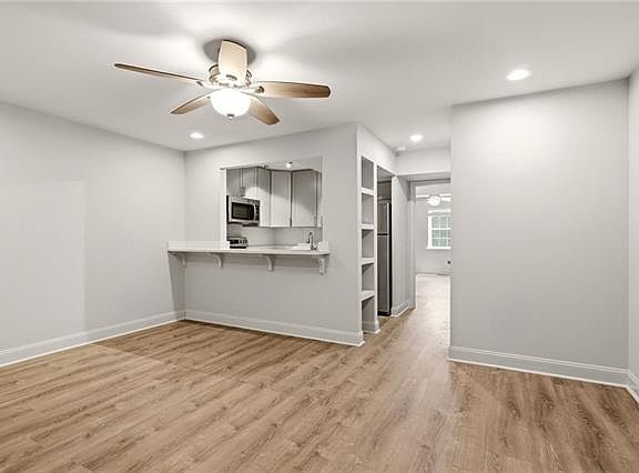 4th image of 1765 Coliseum St #224