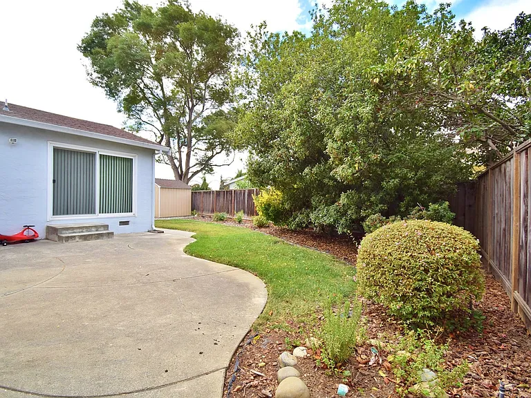 35263 Gawain Ct — Photo 12