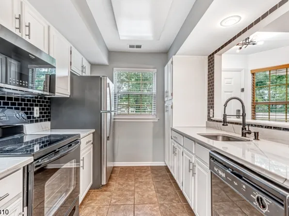 18 Fieldstone Rd, Bedminster Twp., NJ 07921