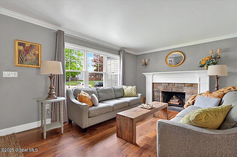 3rd image of 24 Glen Terrace