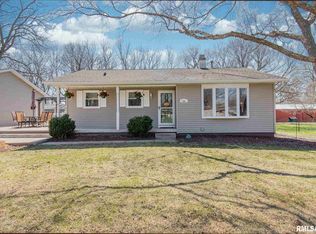 1307 Devils Glen Rd, Bettendorf, IA 52722