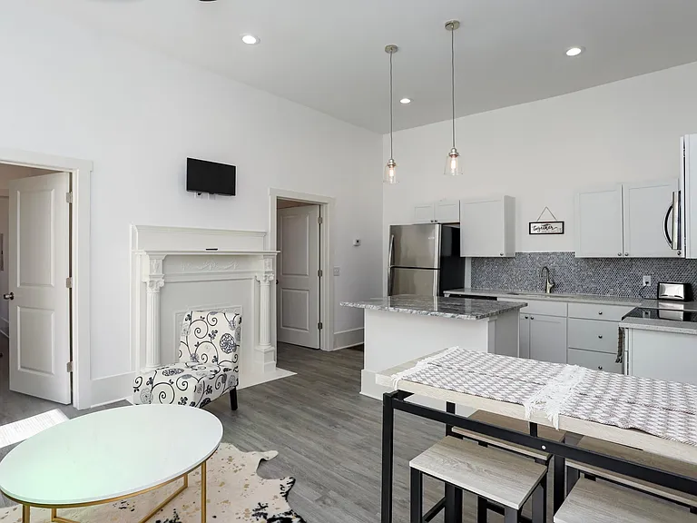 307 W 36th St #B — Photo 27