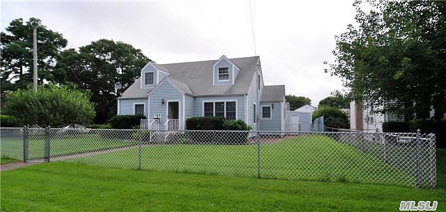 1st image of 163 Conklin Ave