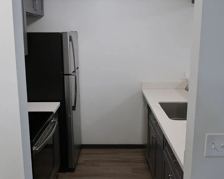 6040 Cali - Spacious 1 & 2 Units | Washer/Dryer | Private Balcony | Lots on Natural Light — Photo 38