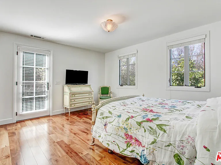 725 N Foothill Rd — Photo 43