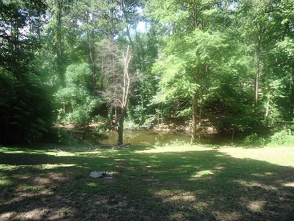 3rd image of 1040 Forest Gln