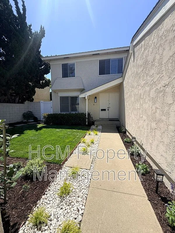 4 bed, 2.5 bath, 1792 sqft, $4,400 — Photo 3